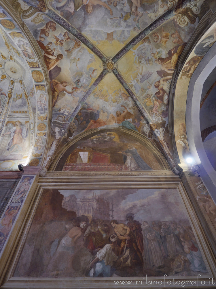 Milano - Parete destra e volta della Cappella di San Domenica nella Basilica di Sant'Eustorgio
